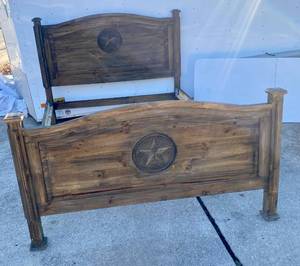 lot 44 image: Rustic Pine Lodge Panel Bed by Hecho en Mexico