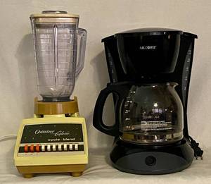 lot 67 image: Vintage Osterizer Galazie Cycle Blend Blender, 10 Speeds, Mr Coffee 12 cup Coffee Maker Black