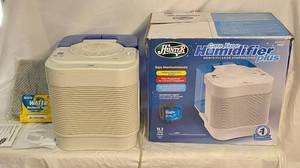 lot 70 image: Care Free Humidifier Plus Model 34357 with extra filter and unopened box of 12 Water treatment tablets