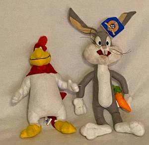 lot 125 image: 3 Looney Tunes Tweety Bird Plush