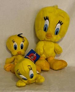 lot 126 image: Looney Tunes Bugs Bunny and Foghorn Leghorn