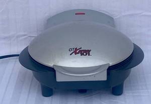 lot 129 image: GT Xpress 101 Electric Sandwich Maker Model #08-03309