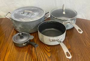 lot 138 image: Individual Single Egg Poacher non Stick Aluminum wcover, Pots by Cook home