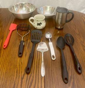 lot 145 image: Kitchen Utensils and Miscellaneous Items