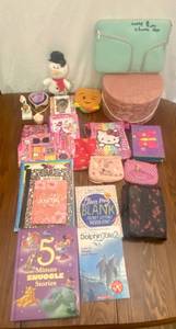 lot 150 image: Trinket Boxes, Books, Hello Kitty and Hat Box
