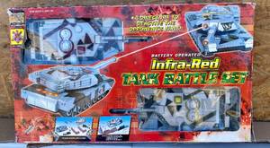 lot 9 image: Infra-Red Tank Battle Set Battery Operated made by Goldlok