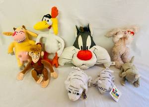 lot 183 image: Various Plush Animals TY and Looney Tunes