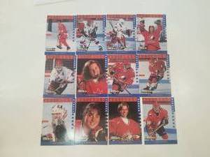 lot 42 image: Upper Deck Womens Hockey cards - Total of 12