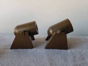 lot 132 image: Selection of 2 heavy brass cannons with 3 barrels