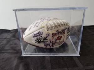 lot 62 image: Tampa Bay Buccaneers Autographed Football in case