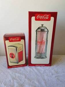lot 66 image: Selection of Coca Cola Diner collectibles