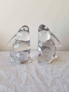 lot 105 image: Set of 2 handcrafted for Silvestri glass rabbit bookends