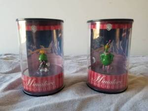 lot 102 image: Selection of 2 Disney miniature classic collection figures - Marvin the Martian & Instant Martian