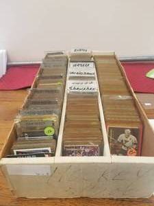 lot 151 image: Generous amount of Hockey cards close to3000 trading cards