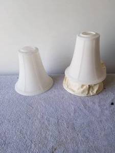 lot 328 image: Set of 3 light fixture globes