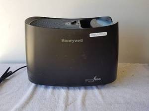 lot 296 image: Honeywell germ free humidifier