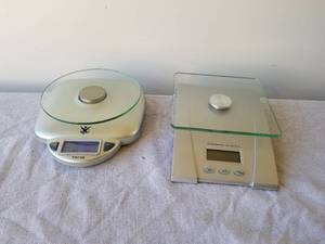 lot 280 image: Set of 2 countertop scales