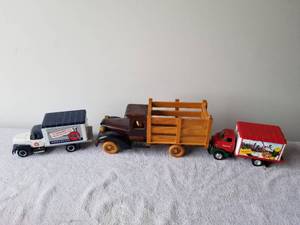 lot 173 image: Selection of trucks - Smith & Wesson, Remington, and a wood truck