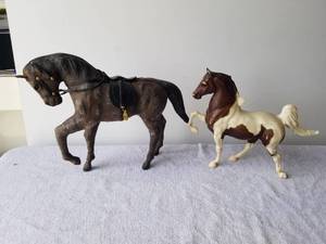 lot 187 image: Selection of 2 horses