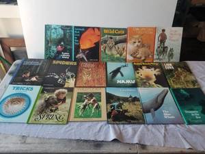 lot 285 image: Selection of National Geographic Books