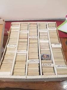 lot 190 image: Generous selection of football cards - 5000 cards