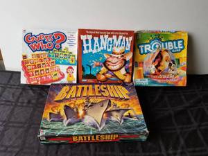 lot 206 image: Selection of games