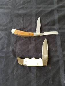 lot 212 image: Lot of 2 pocketknives- Kershaw & Bear MGC