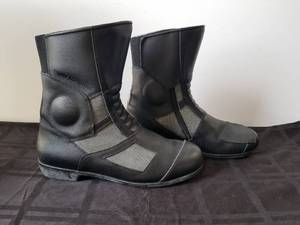 lot 220 image: BMW TS Airflow 3 black motorcycle boots