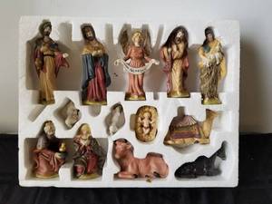 lot 221 image: Christmas Manger figures