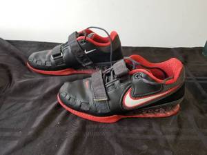 lot 235 image: Nike Romaleos 2 shoes - size 10