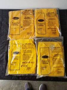 lot 274 image: Selection of 4 Durawear protective clothing - raincoats