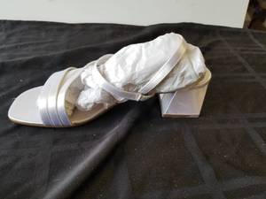 lot 273 image: 2 pairs of womens dress shoes
