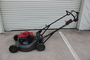 lot 18 image: Commercial Honda Lawnmower Model HRC216K3HXA (Was Running when brought in)