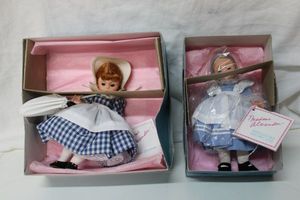 lot 29 image: Madame Alexander 8 Dolls Alice 494, and Bessy Brooks 437