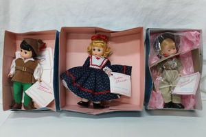 lot 30 image: Madame Alexander 8 Dolls Australia 504, Dolly 436, and Robin Hood 446