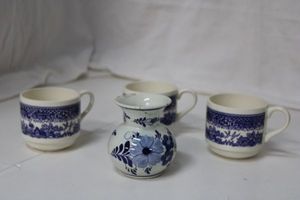 lot 67 image: Delft Glass Vase (Been Reglued) and 3 Blue and White Cups (marked USA)