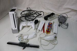 lot 76 image: Wii Gaming System