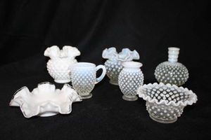 lot 91 image: Fenton White and Clear Hobnail and Ruffled Glass Lot