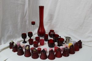 lot 100 image: Red Glass Lot