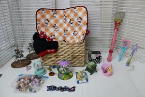 lot 162 image: Disney Toys, Minnie Hat and Mickeys and Minnies Carousel Ride in Pewter