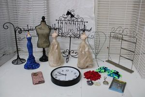lot 165 image: Jewelry Hangers, Clock and Phone Cover