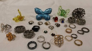 lot 385 image: Ring selection. Varying types, styles and sizes.