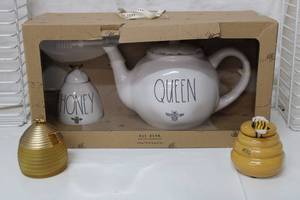 lot 262 image: Glass Honey Jars and Rae Dunn Honey Pot and Teapot Set still in box