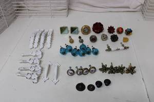 lot 270 image: Hardware Cabinet and Drawer Pulls, several sets