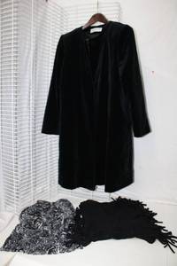 lot 236 image: Dumas Lined Coat and 2 Scrafs