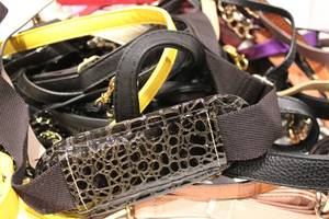lot 438 image: Selection of leather and other material purse straps, cross body straps, plus
