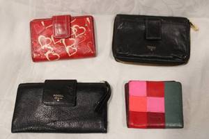 lot 463 image: Fossil Wallets as shown