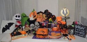 lot 481 image: Halloween Table Decorations, Plush Toys, Beaded Pillow, Beanie Baby Teddy Bear and More