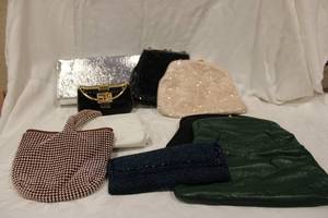 lot 503 image: Purses Beaded, Leather and Vintage Purses, Includes The Casino by Coronet, Walborg hand beaded from Japan