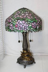 lot 490 image: Stained Glass Table Lamp, Dual Light Bulbs (missing finial) 20 Tall x 12 Wide